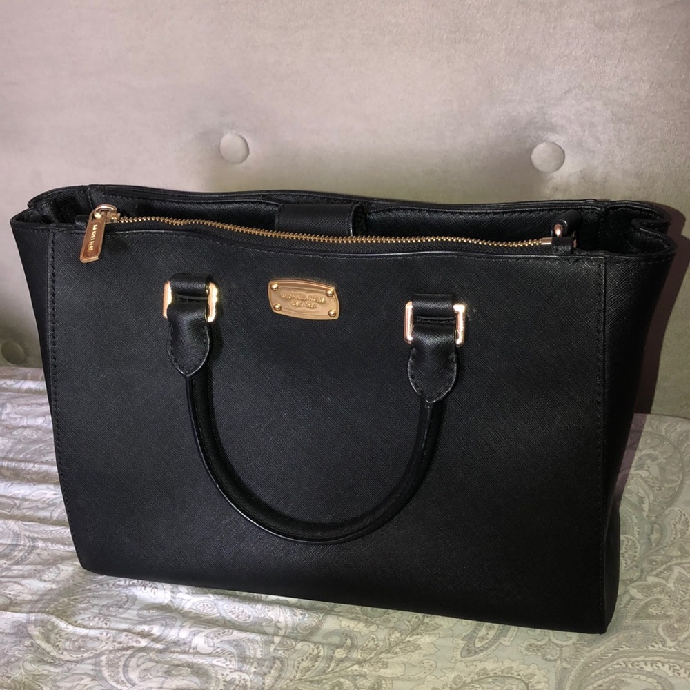 Micheal Kors Purse